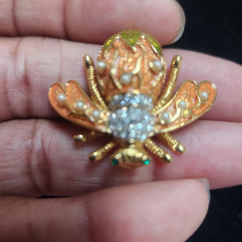 Joan Rivers   insect Bee Brooch Rhinestone Pearl Gold Tone Pin Orange‎ Enamel
